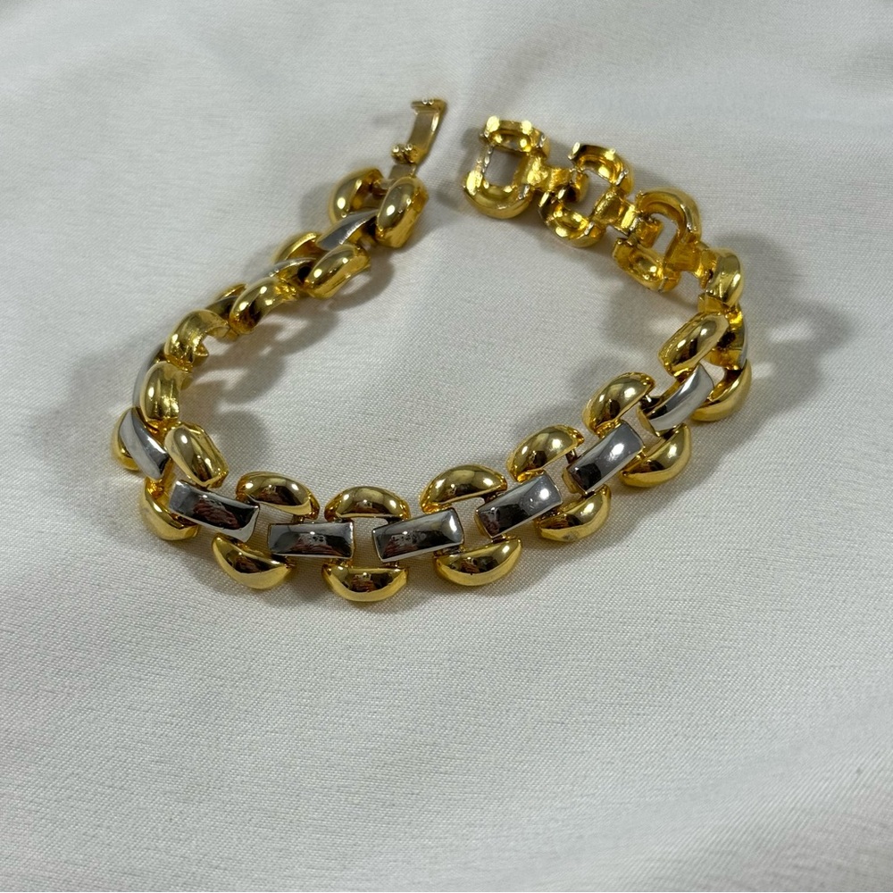 Vintage Y2K gold and silver chunky bracelet with large links. Great condition!